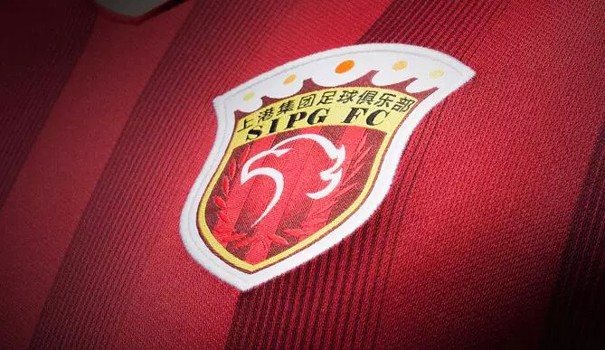 记者：若无意外费尔明周末将复出；德容正常训练但感冒还没好（记者称费尔明周末或迎复出，德容已随队合练但感冒未愈）