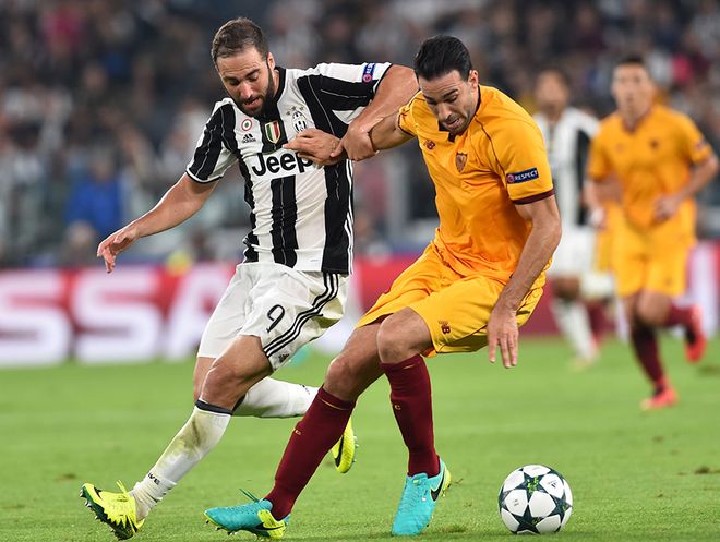 中超联赛总结：积分榜前三分析,（中超赛季回顾：榜单前三深度解析）