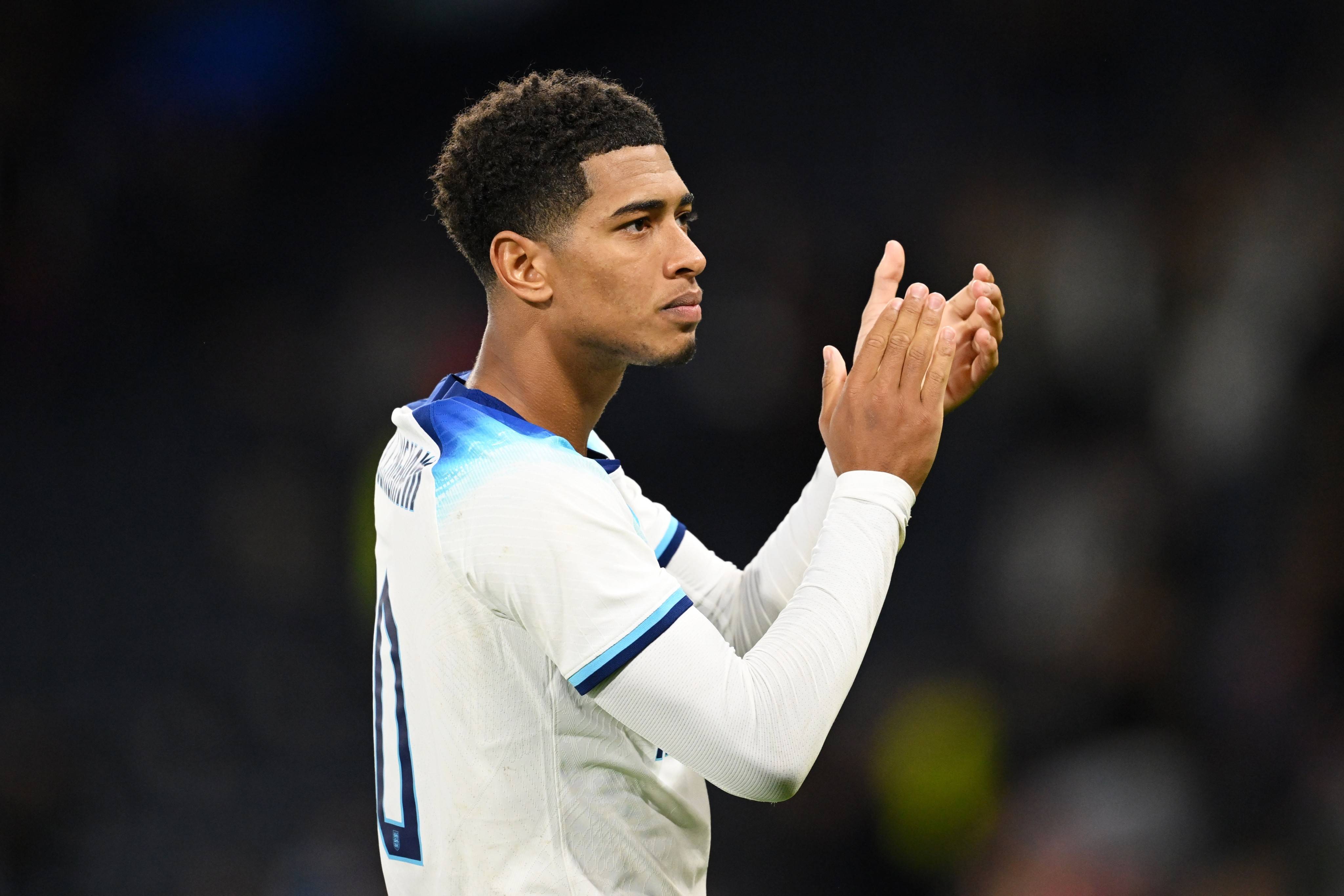 塞克斯顿因左大腿受伤，本场对阵尼克斯不会回归（塞克斯顿左大腿受伤，本场战尼克斯提前退场）