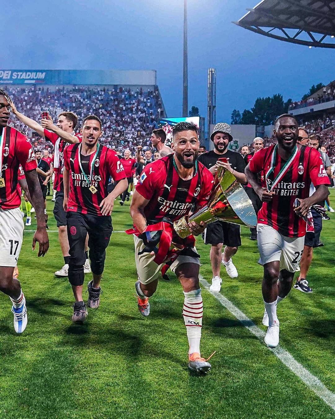 24球19助，拉菲尼亚是巴萨在蒙特惠奇参与进球最多的球员（24球19助！拉菲尼亚成巴萨蒙特惠奇参与进球第一人）