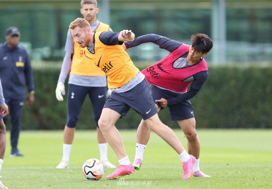 冯伯元谈离开河南：不想每场就上5分钟，那我踢球有什么意思（冯伯元谈告别河南：不愿每场只踢5分钟，觉得那样踢球没意义）