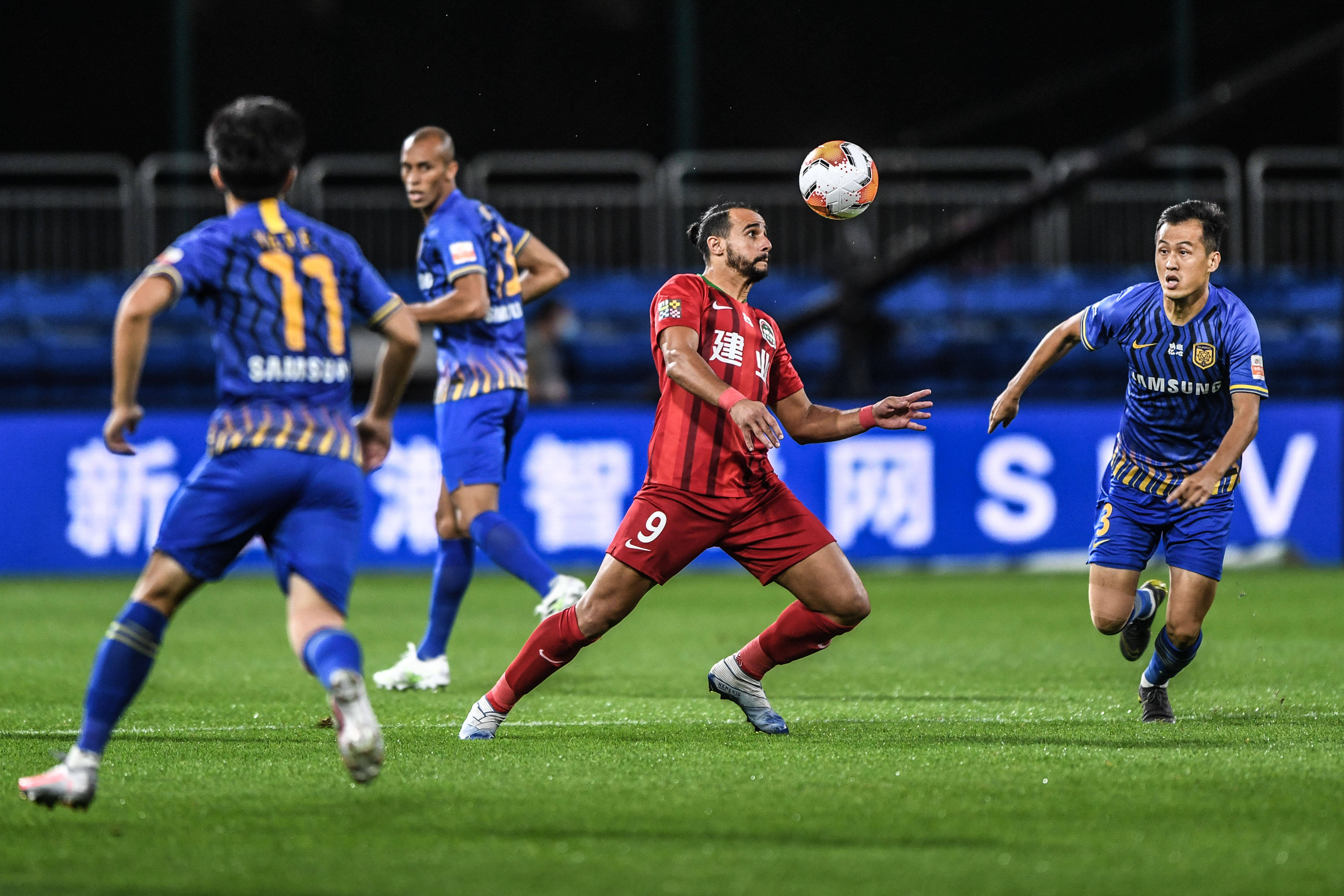 别抱太大希望？记者：姆巴佩今晚对阵曼城大概率替补（记者称姆巴佩今晚战曼城大概率替补，别太期待首发）