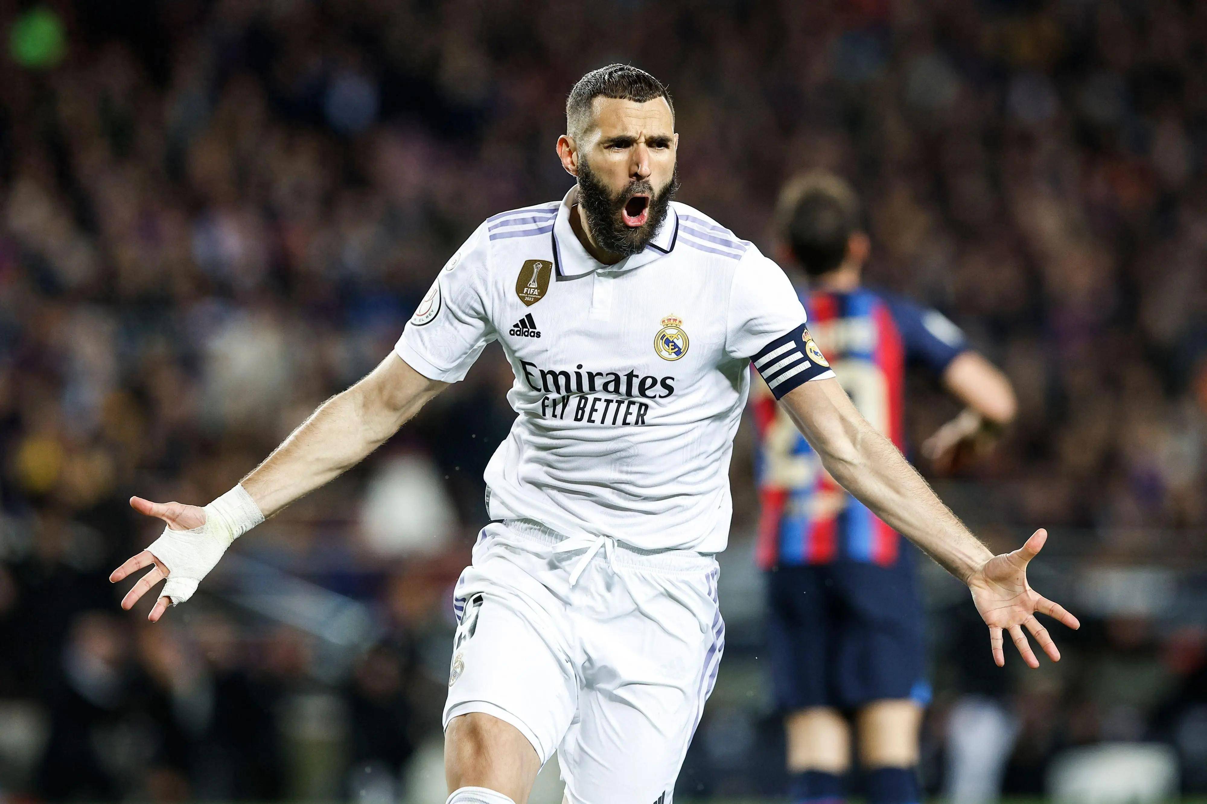 曼联希望对竞争对手进行双重打击阿莫林对红魔球星兴趣却无能为力（曼联谋双重打击竞争对手，阿莫林心仪红魔球星却无可奈何）