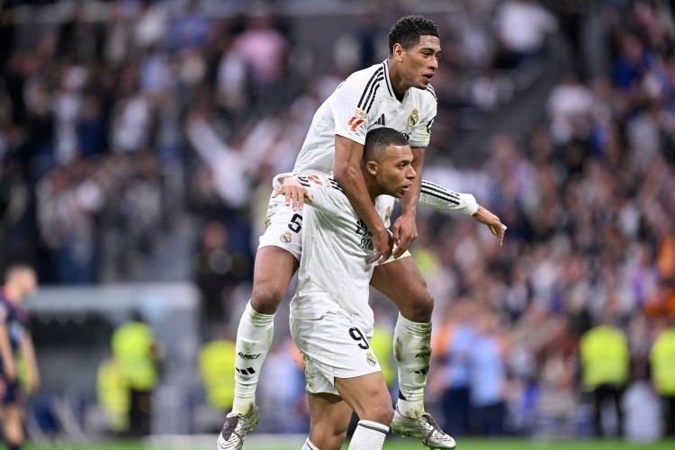 本世纪五大联赛参与百球最快TOP10：C罗70场第1，苏牙71场第2（本世纪五大联赛最快参与百球TOP10：C罗70场领跑，苏亚雷斯71场次席）