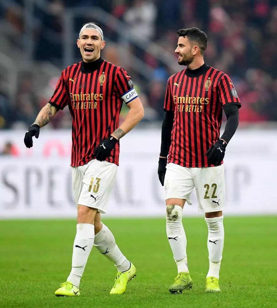 西班牙此前10次对阵乌拉圭5胜5平保持不败，打进16球丢8球（西班牙近10战乌拉圭5胜5平不败，共进16球仅丢8球）